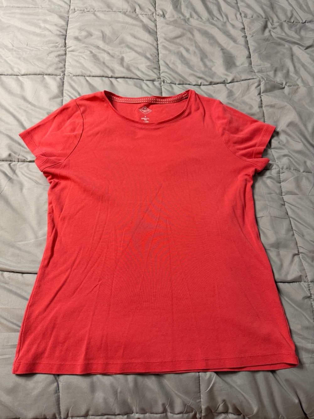 Casual Women's Crewneck Tee - Pink